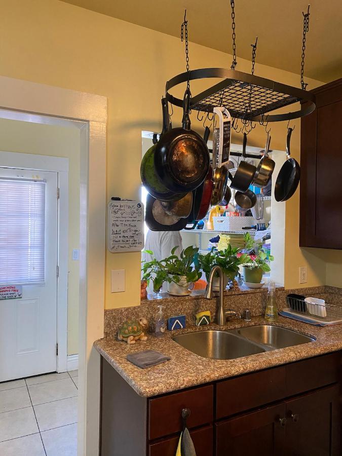 Private Large La Bedroom W Private Half-Bathroom - Ac - Wifi - Private Fridge Near Usc - Exposition Park - Usc Memorial Coliseum - Banc Of California Stadium - Downtown Los Angeles Dtla - University Of Southern California Usc! Εξωτερικό φωτογραφία